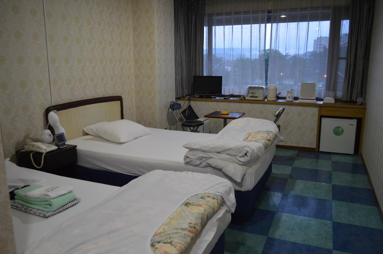 Business Hotel Central Hitoyoshi Bagian luar foto