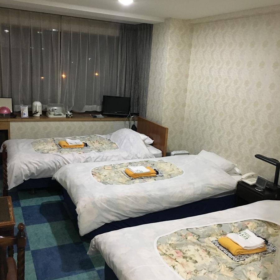 Business Hotel Central Hitoyoshi Bagian luar foto